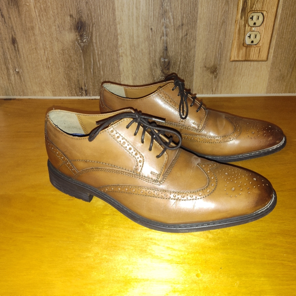 Bostonian Leather Wingtip